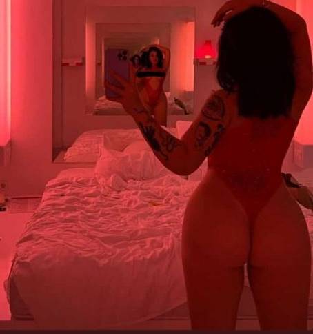 Eve Gelen Escort Bayan Dilekle Düşlediğiniz Tutkuyu Yaşayın
